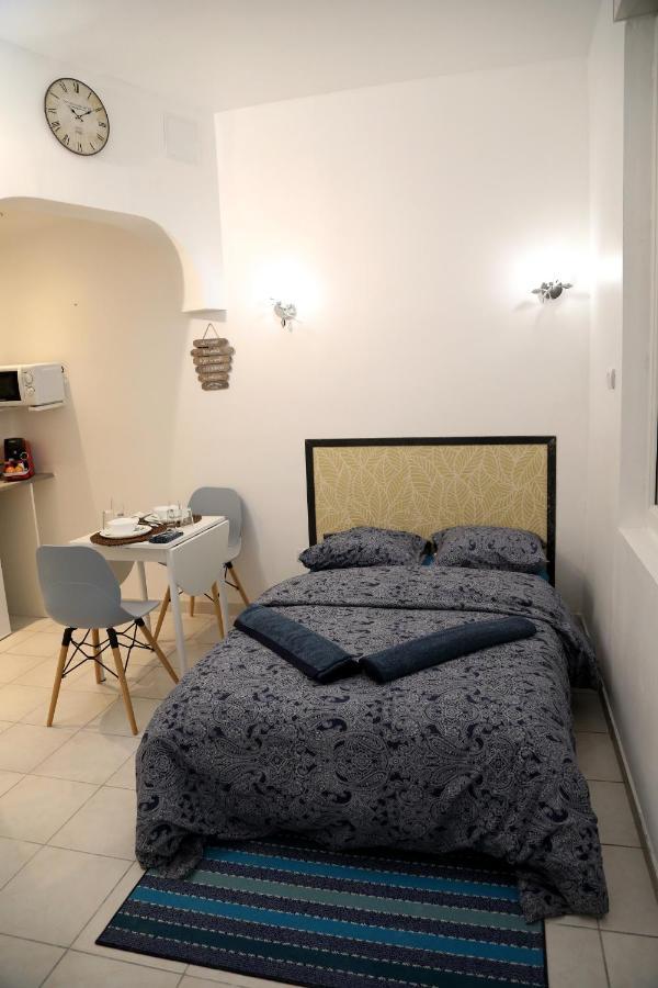Pluton Apartment Saint-Quentin  Ngoại thất bức ảnh