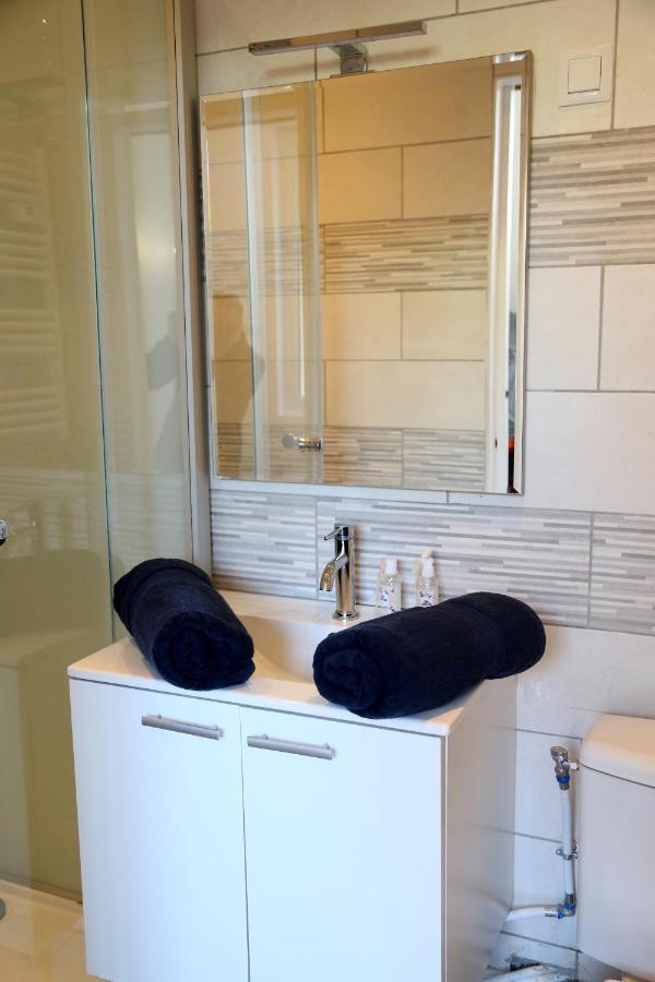 Pluton Apartment Saint-Quentin  Ngoại thất bức ảnh
